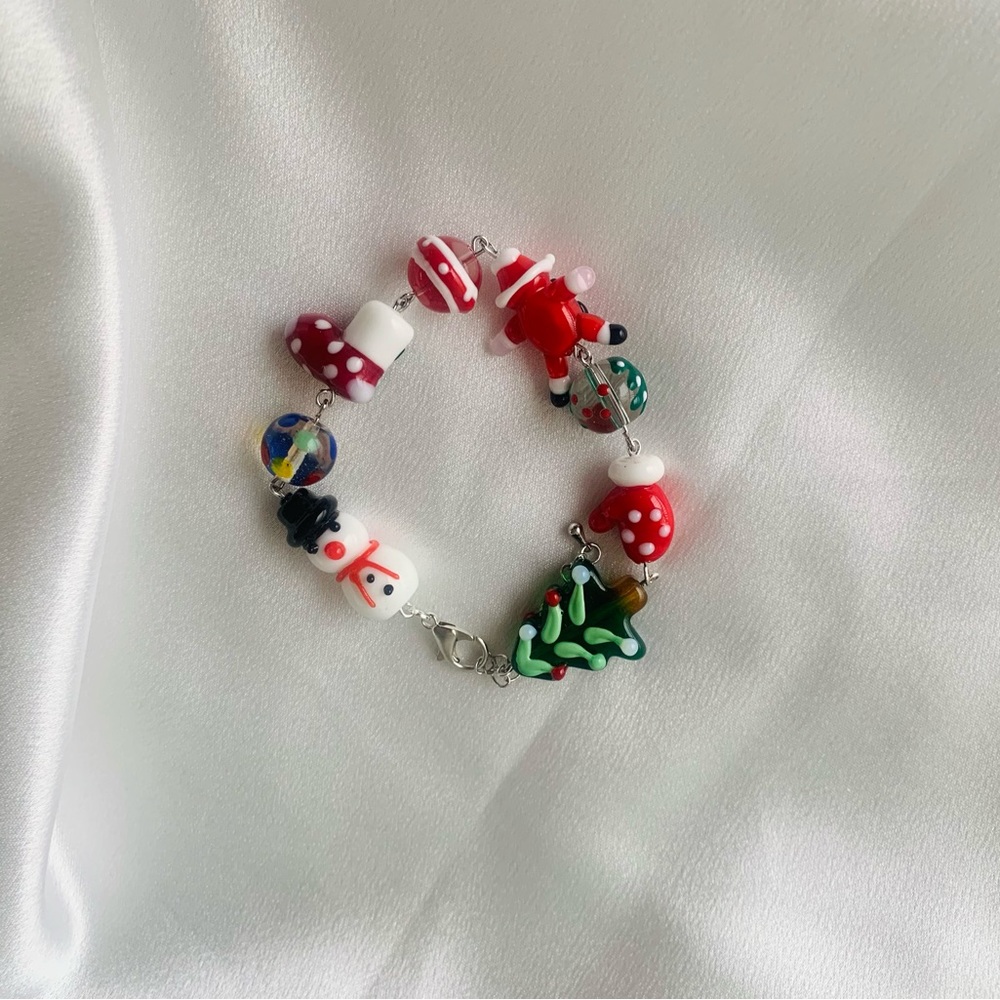 handmade Christmas glass beaded bracelet